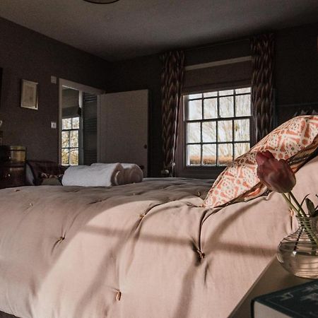 The Naight House Bed & Breakfast Глостър Екстериор снимка