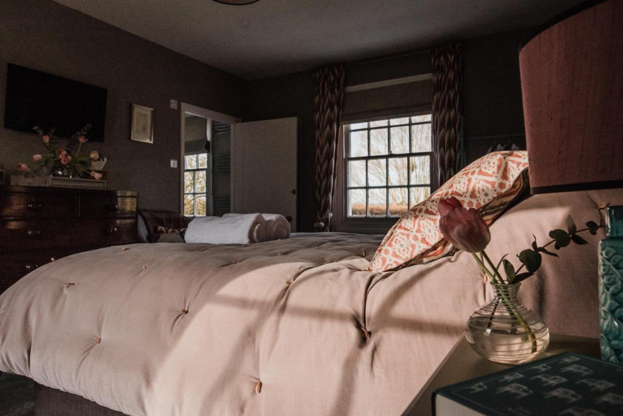 The Naight House Bed & Breakfast Глостър Екстериор снимка